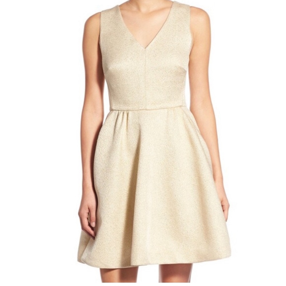 Perfect Vineyard Vines Metallic Gold Jacquard Fit and Flare Dress with Pockets 0 - Picture 2 of 10
